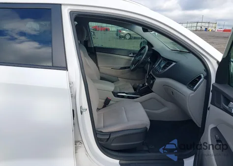 2017 Hyundai Tucson Sport z USA, uszkodzony, nr VIN KM8J33A2XHU415775